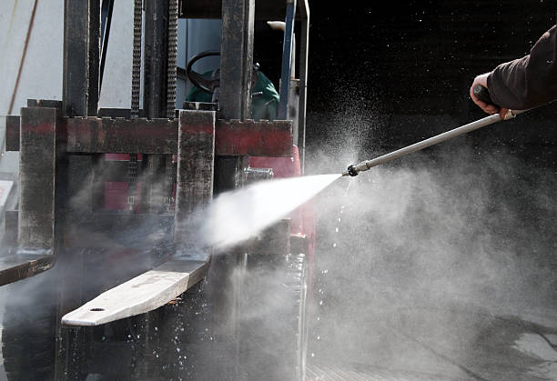Best Concrete Pressure Washing  in Tipton, IA